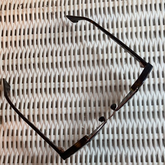 Christian Dior sunnies. Oversized. Tortashell with burgundy rims. Authentic. - Picture 6 of 14